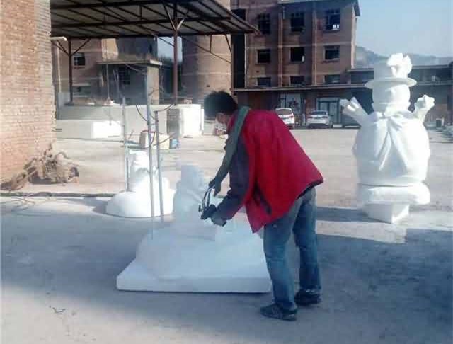 Spray polyurea sculpture waterproof, anti-corrosion